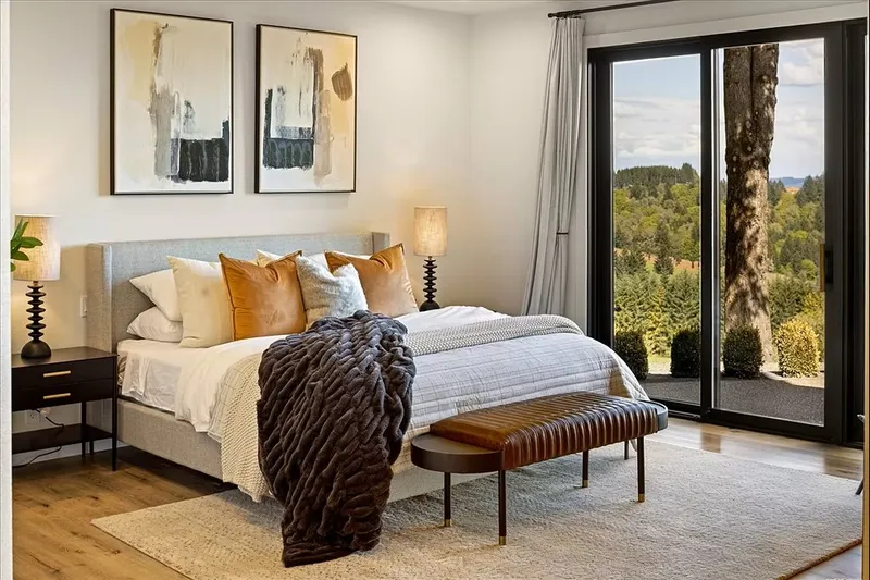 Bedroom 1 — King w/ En suite