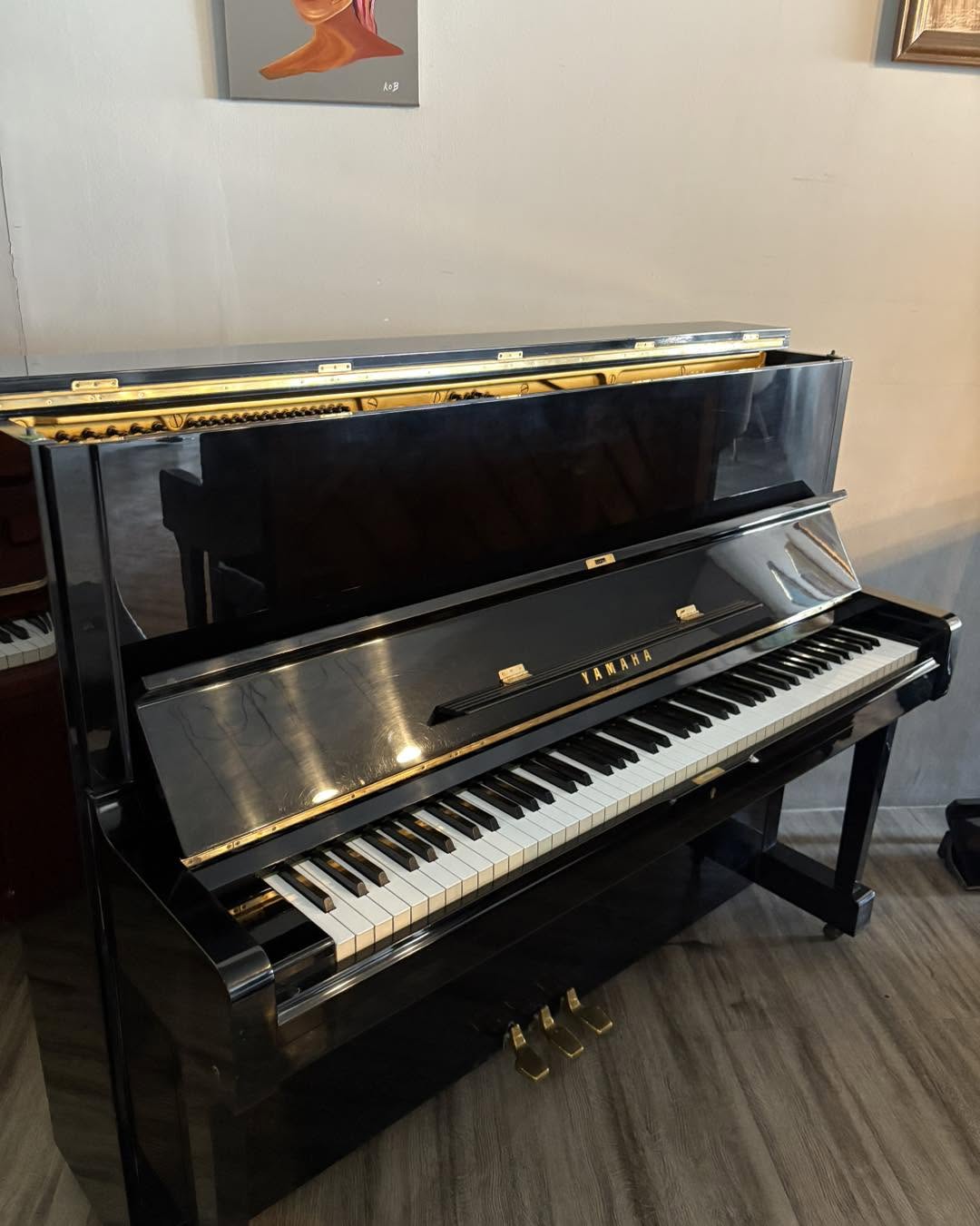 Upright Yamaha U3G- 1261064