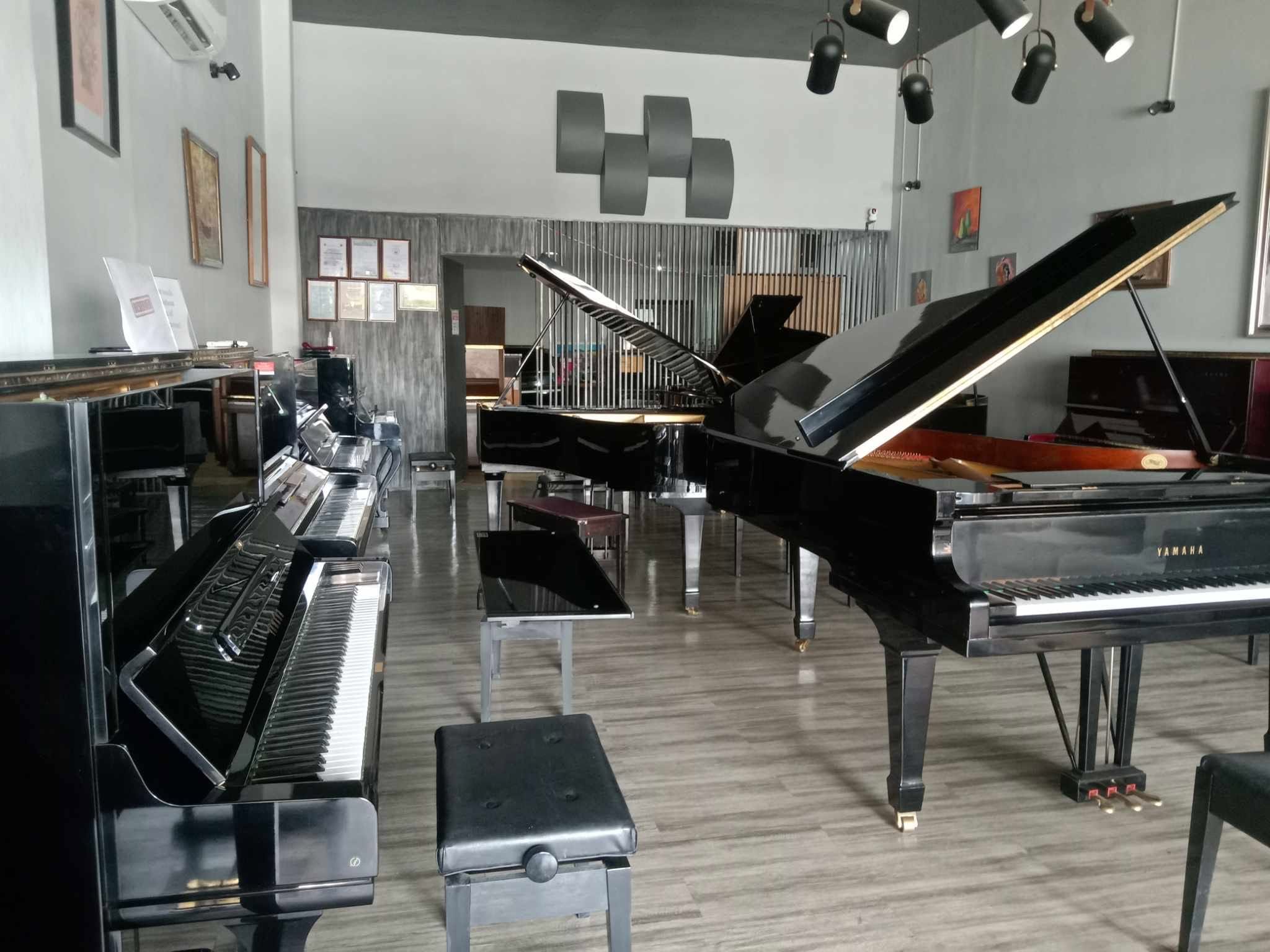 Yamaha Upright Piano