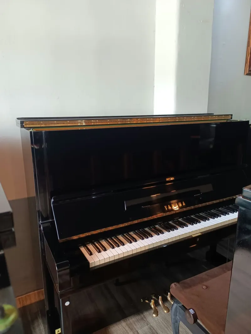 Upright Yamaha U3F- 1044031