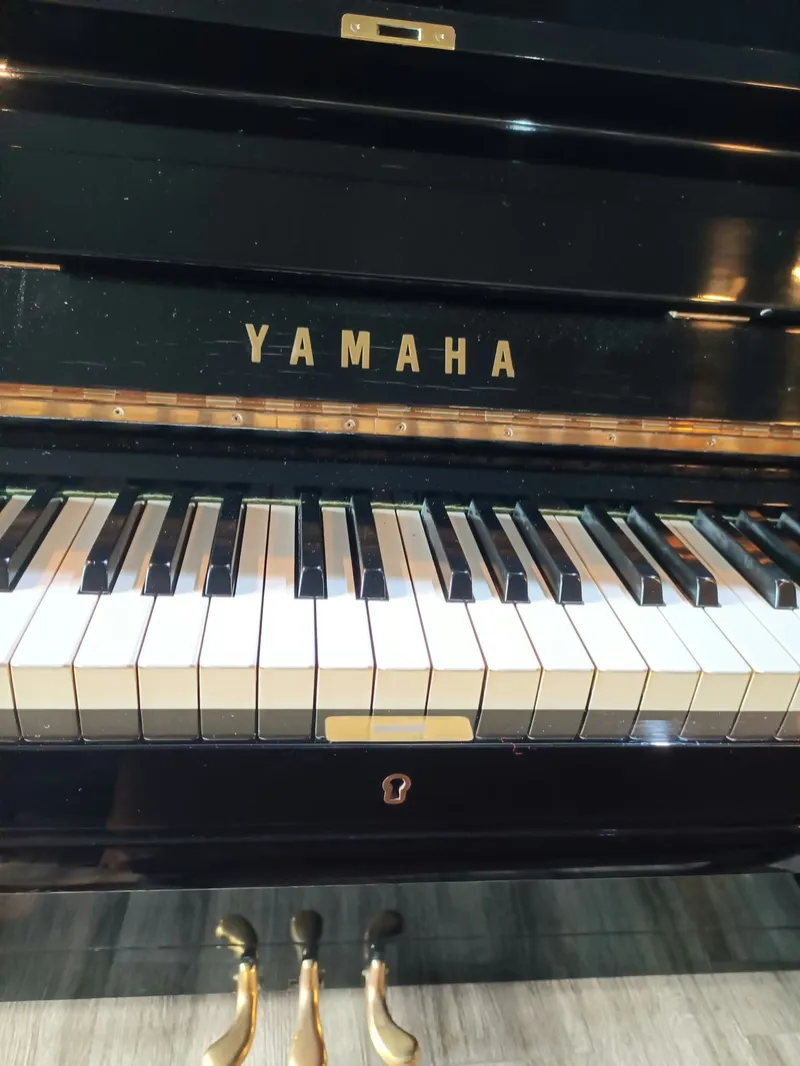 Upright Yamaha U3G- 1261064