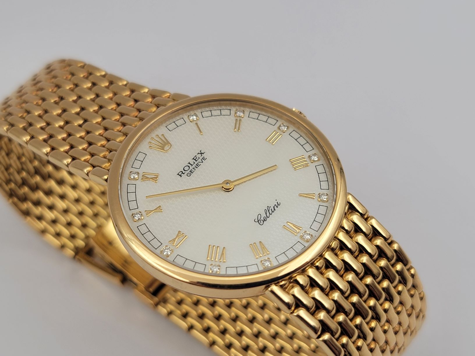 ROLEX Cellini 5042 Manual Wind 18K Yellow Gold Mother of Pearl Dial & Diamonds - 32 mm