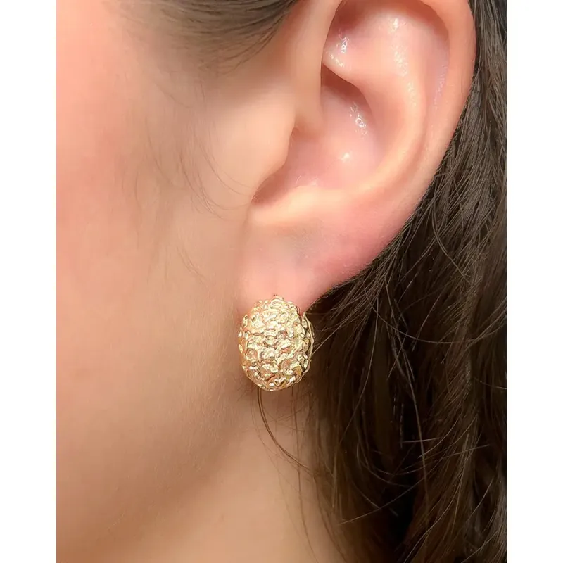 Brinco Click Oval Trabalhado Banhado em Ouro 18k