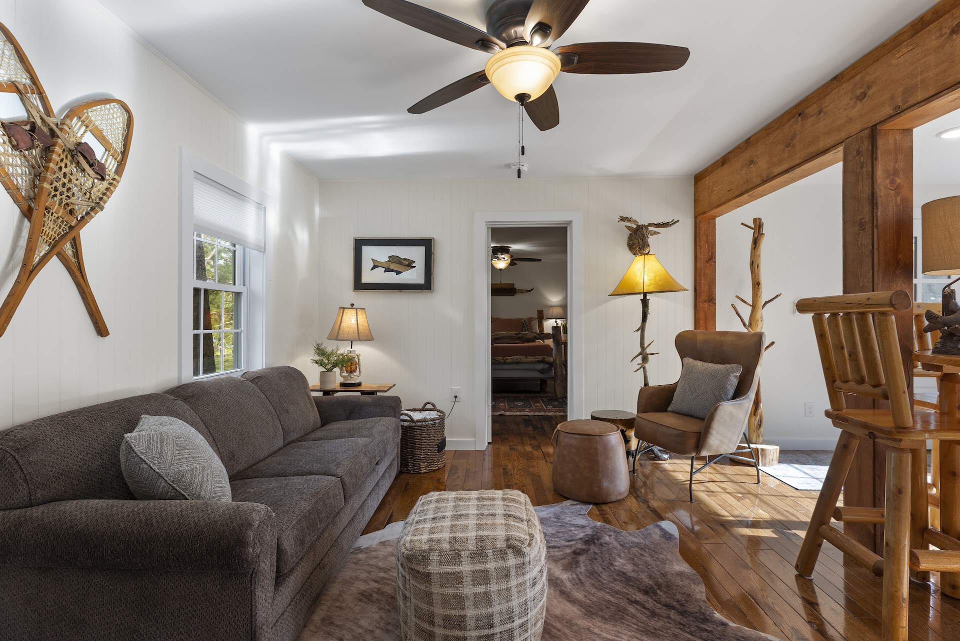 The Little Cabin: Queen Sofa Sleeper