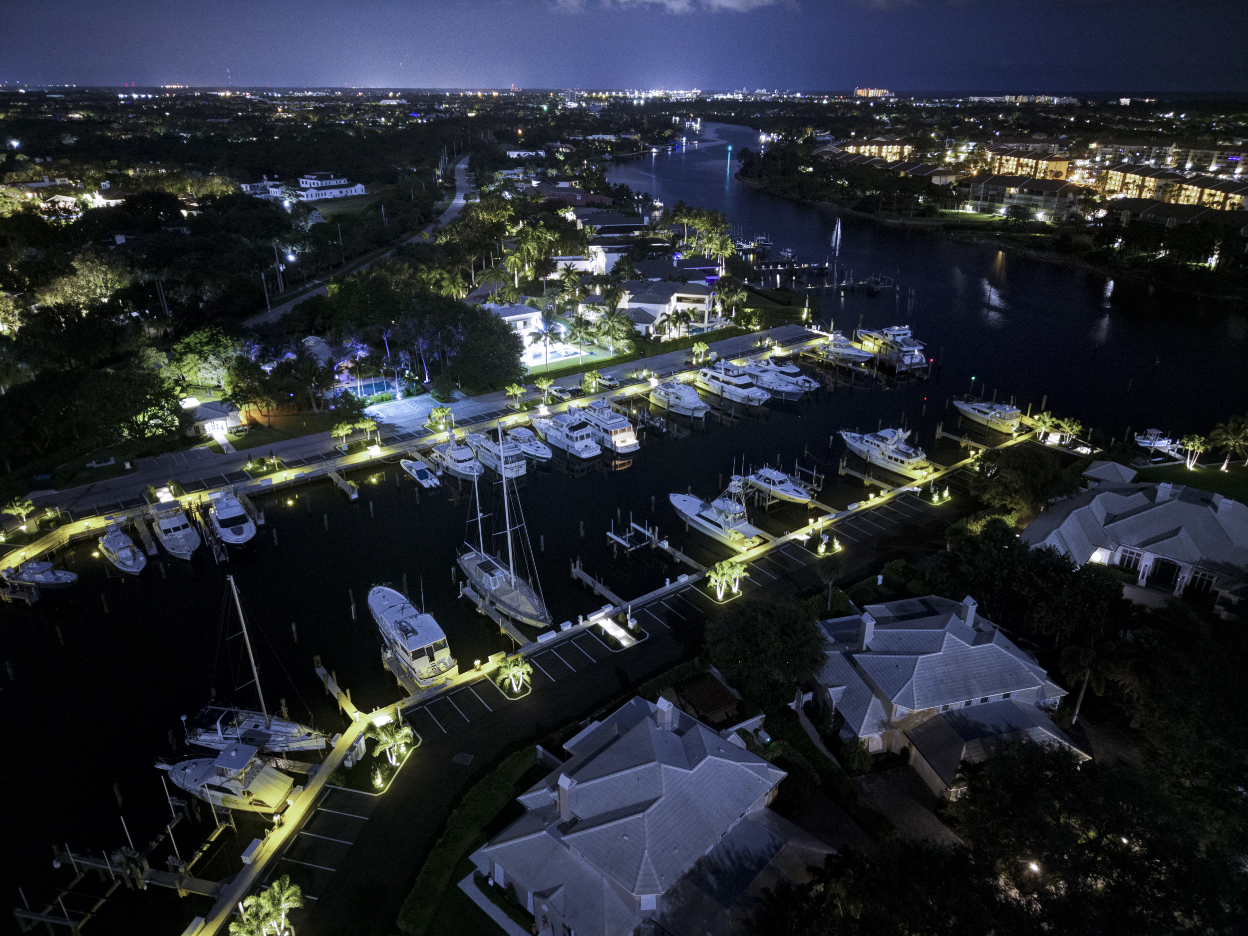 The marina after dark — photograph 31