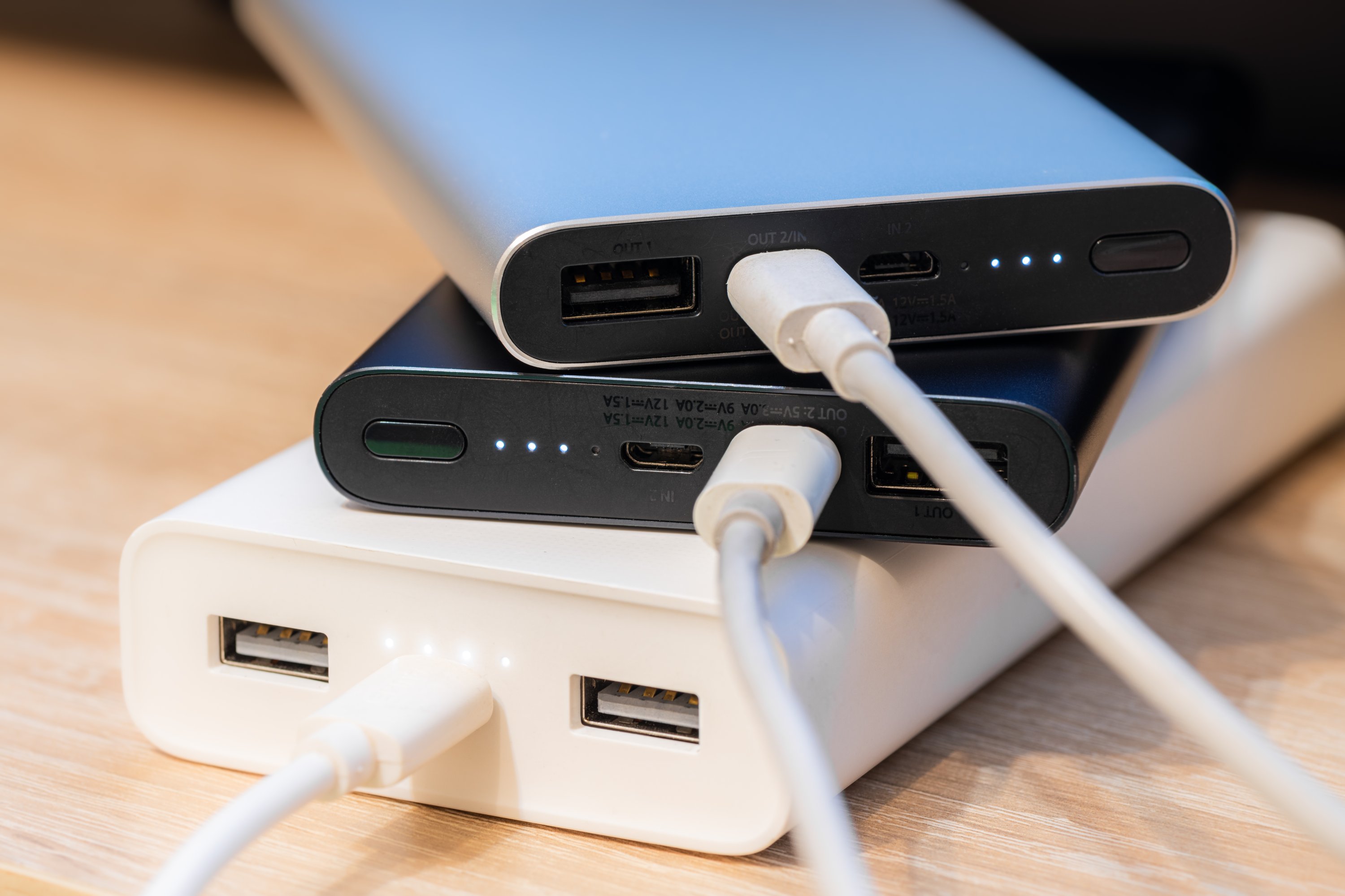 POWER BANK & WIRELESS CHARGER