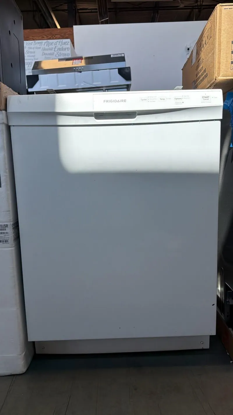Frigidaire FFCD2413UW8B 24-inch built-in dishwasher
