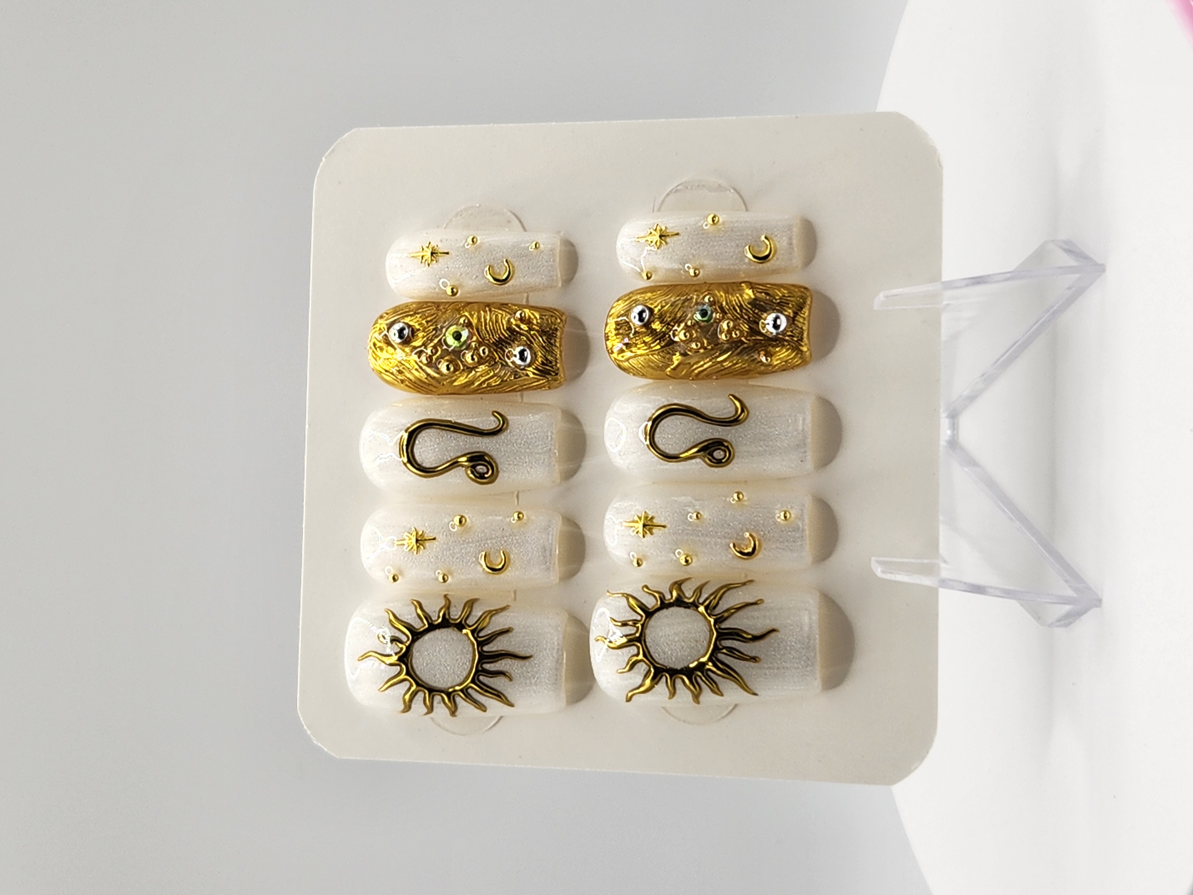 Leo Season | Pearl White and Gold Zodiac Press-On Nails 