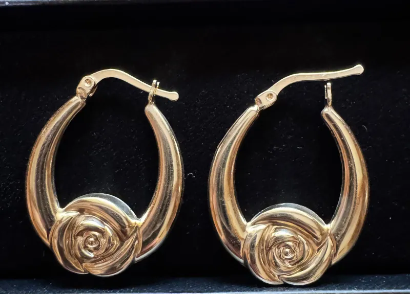 Aretes con la rosa #3 10k 3.2g