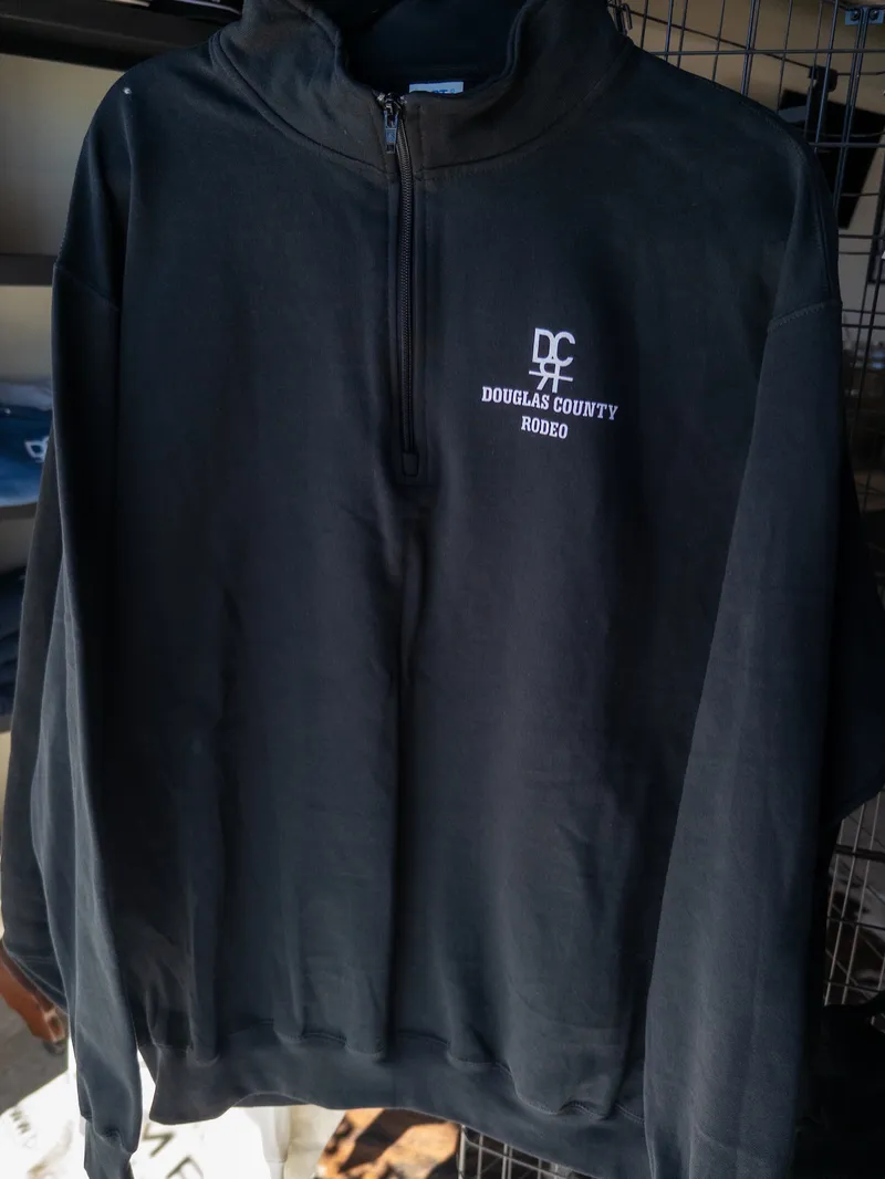 2024 1/4 Zip Sweatshirt - XXL