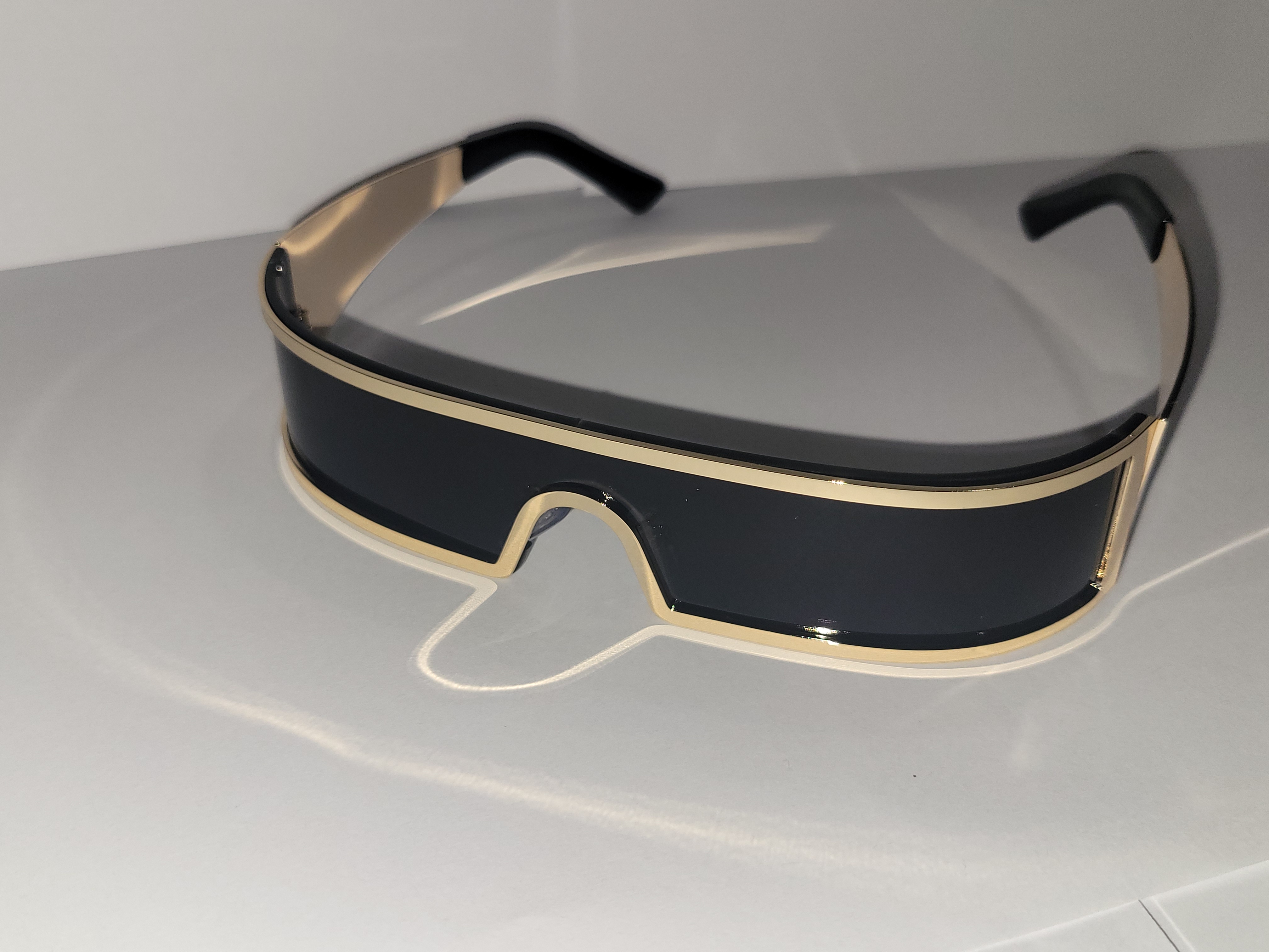 #11-Slender Dark Frames (Gold or Silver)