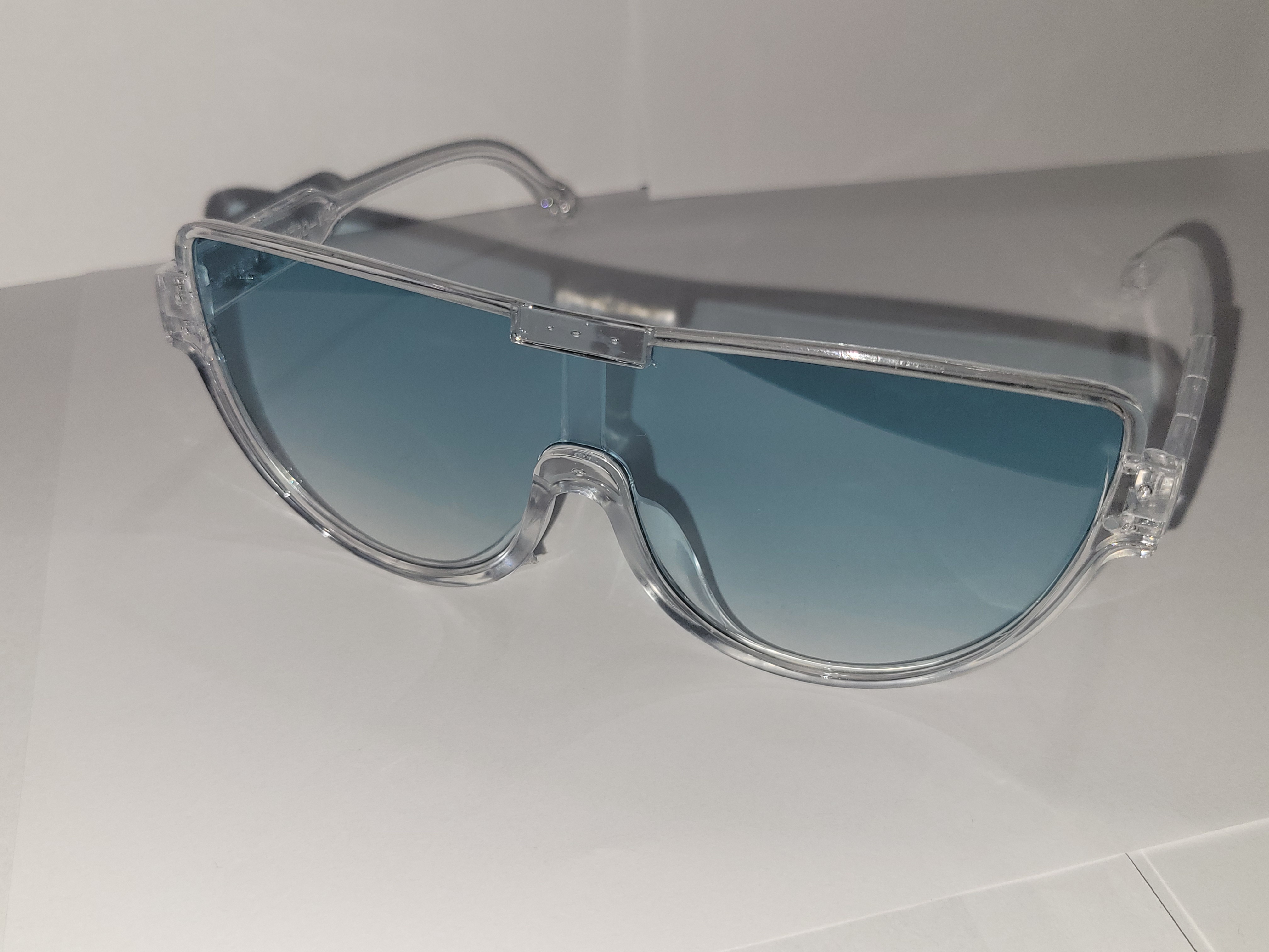 #13-Semicircle Framed Sunglass Cloud