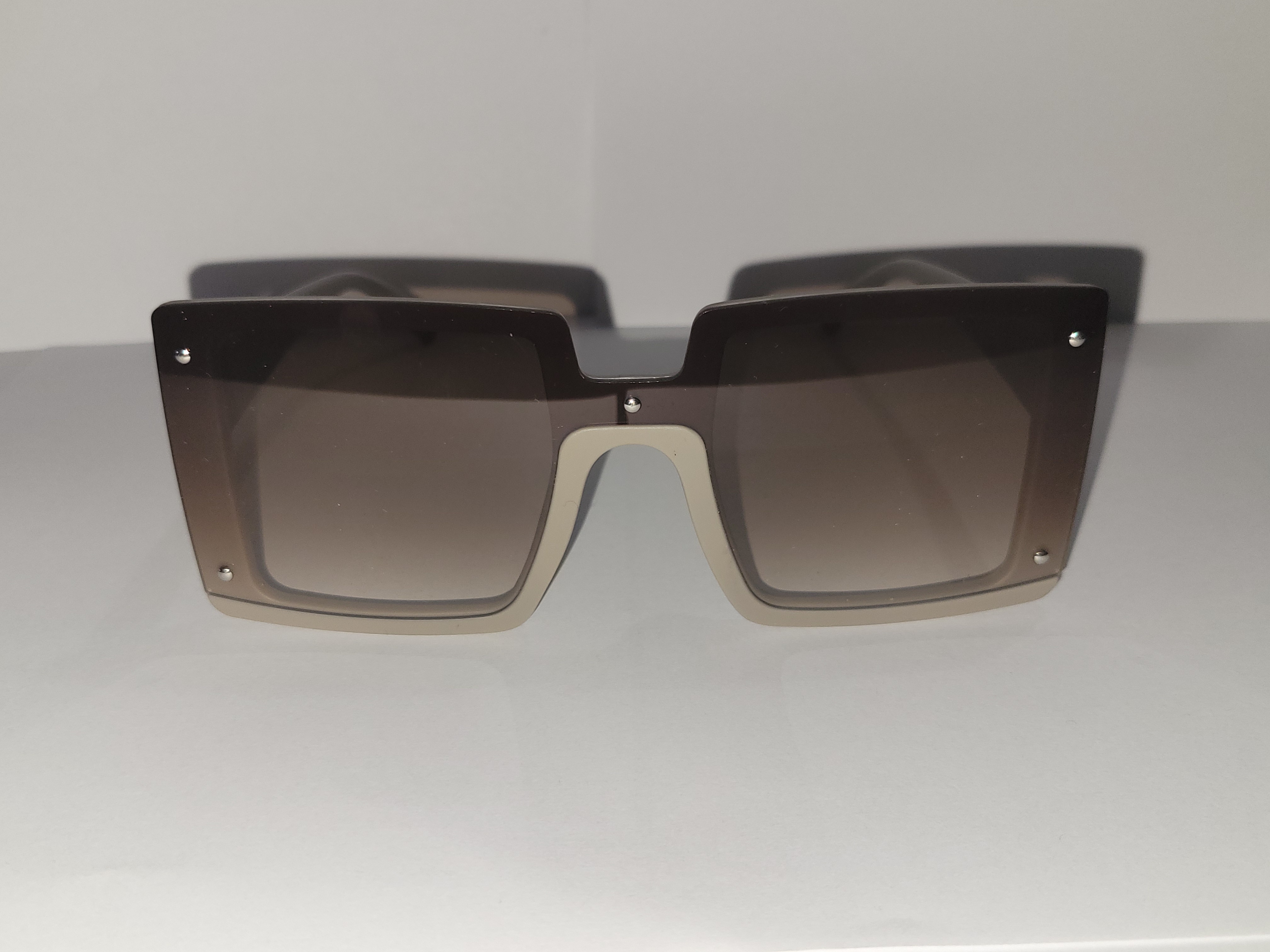 #14-Oversized Diva Shades