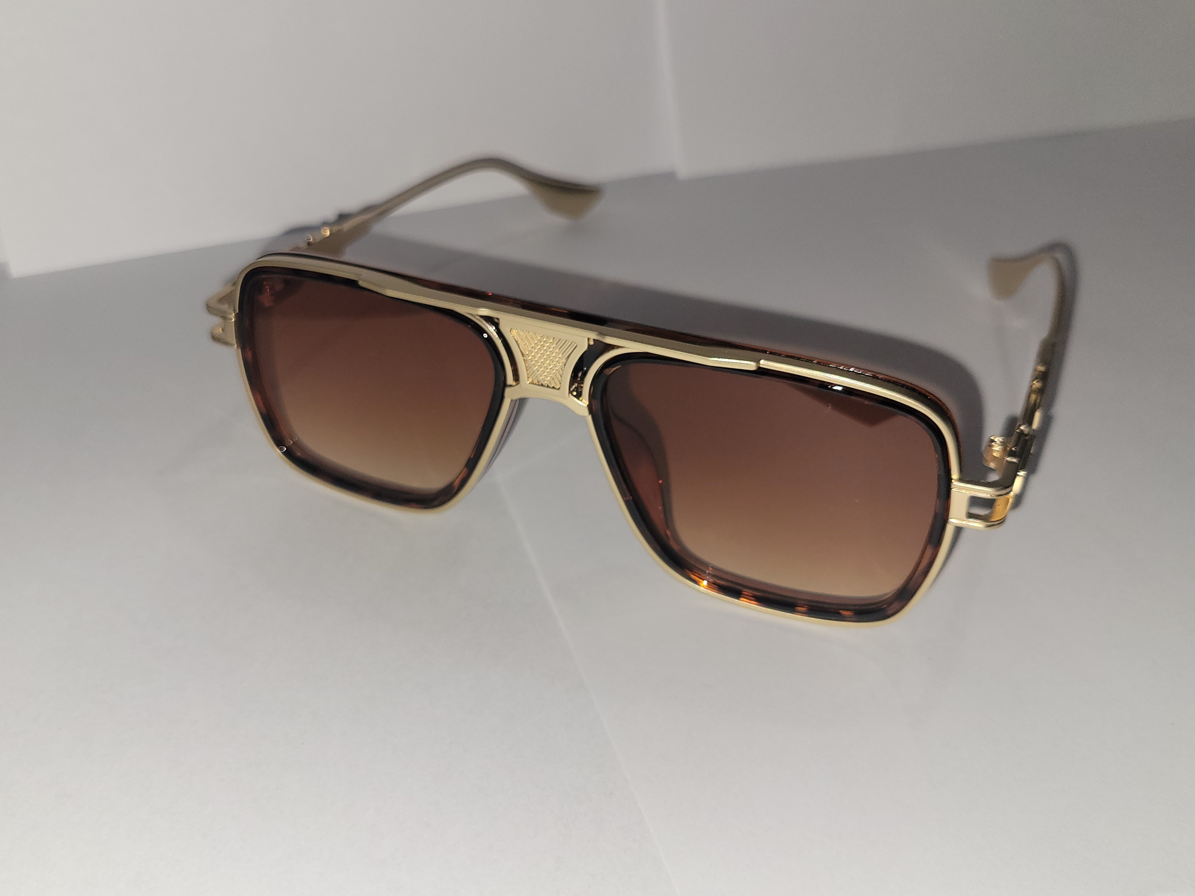 #17-Men's Sunglasses, Gold-framed with Brown Lenses