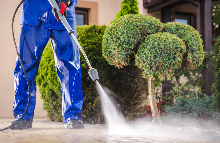 Power washing driveway Independence MO