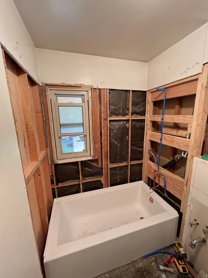 New tub set in the framing
