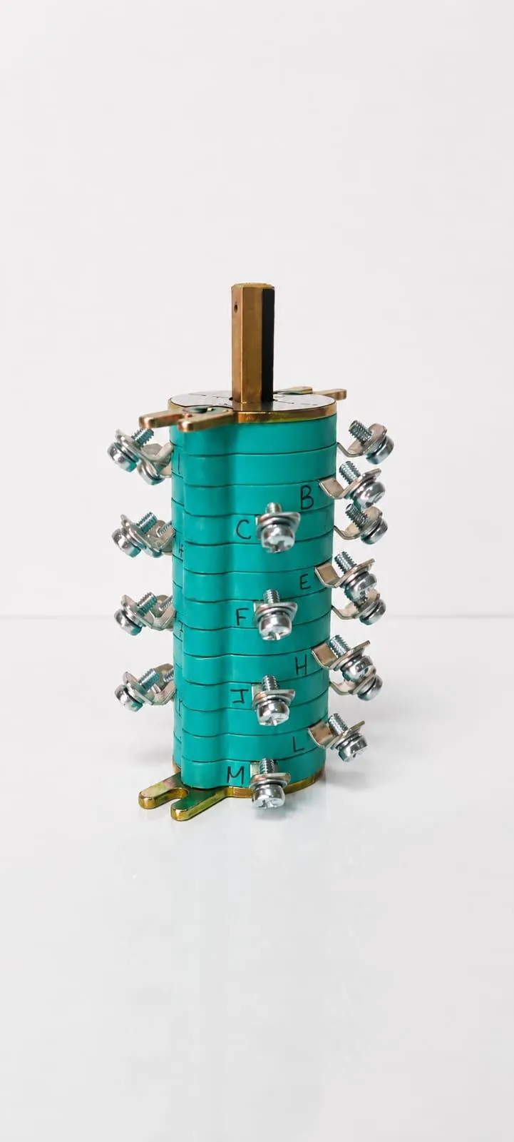 CR-1352 - 12 Pole Auxiliary With P.plate
