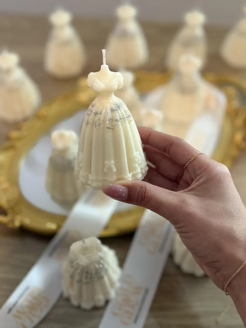 Colección Momentos que Iluminan – Set de 12 Velas Personalizadas