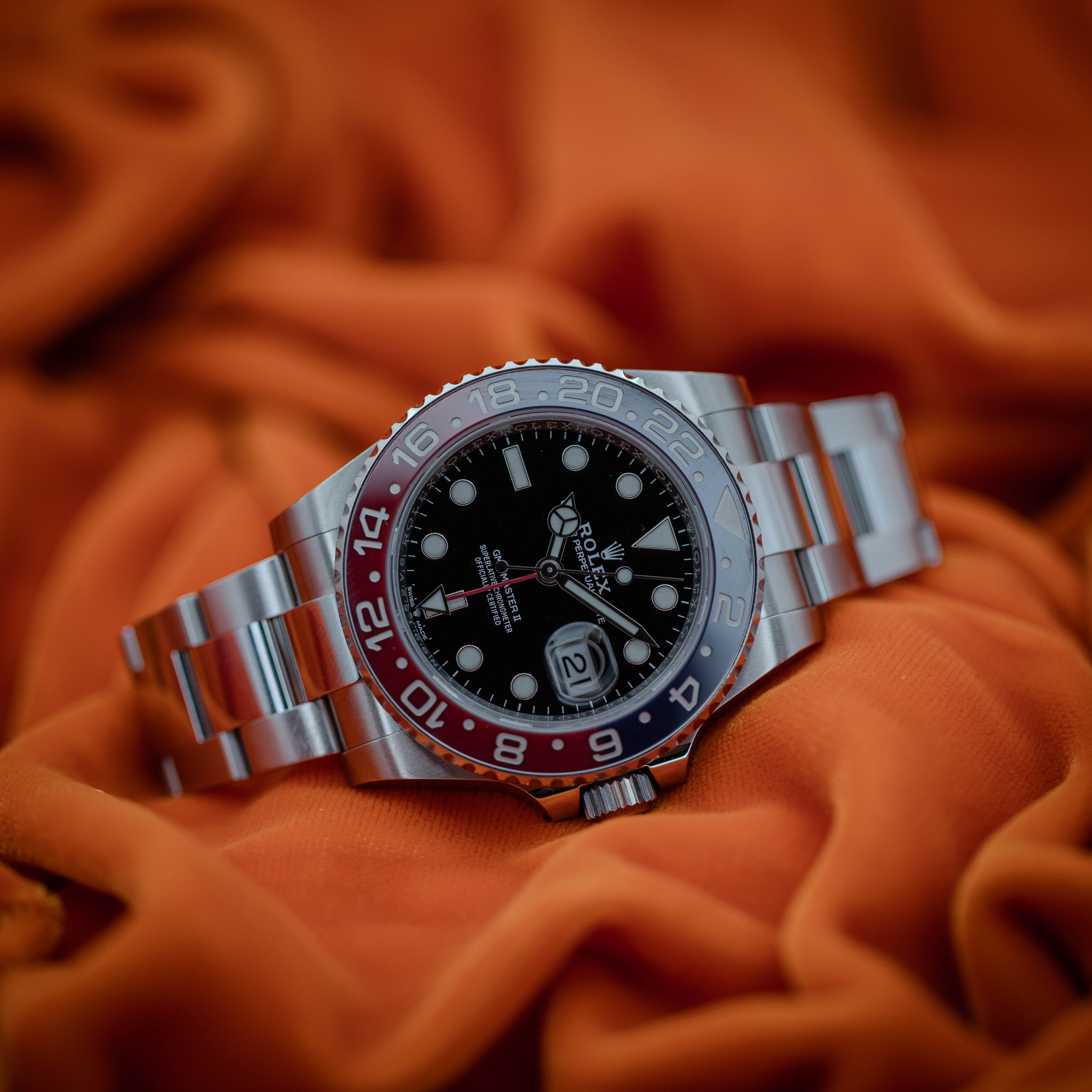 Rolex GMT-Master II “Pepsi” 126710BLRO – Complete Set in Good Condition!