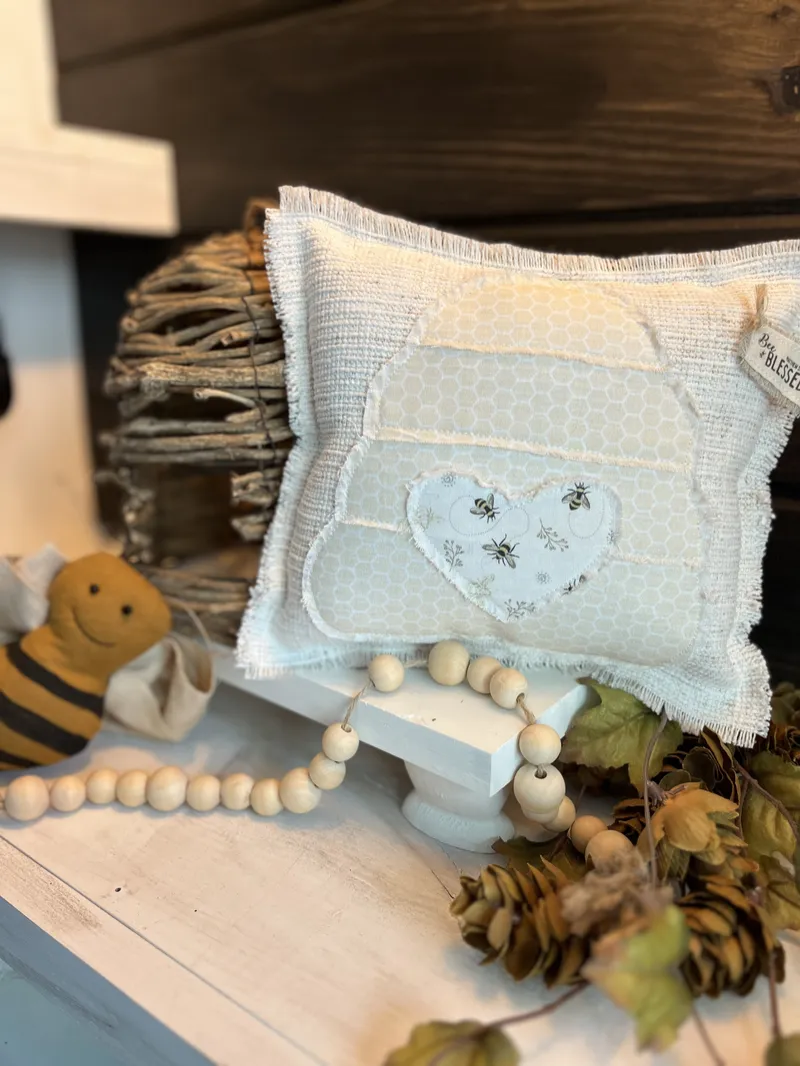 Bee Blessed Shelf Sitter Pattern