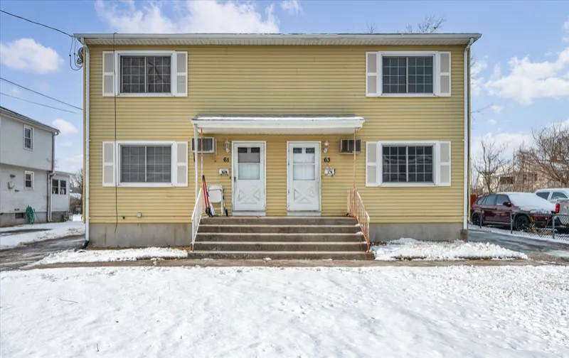 61–63 Laurel St, East Hartford, CT — sold side-by-side duplex