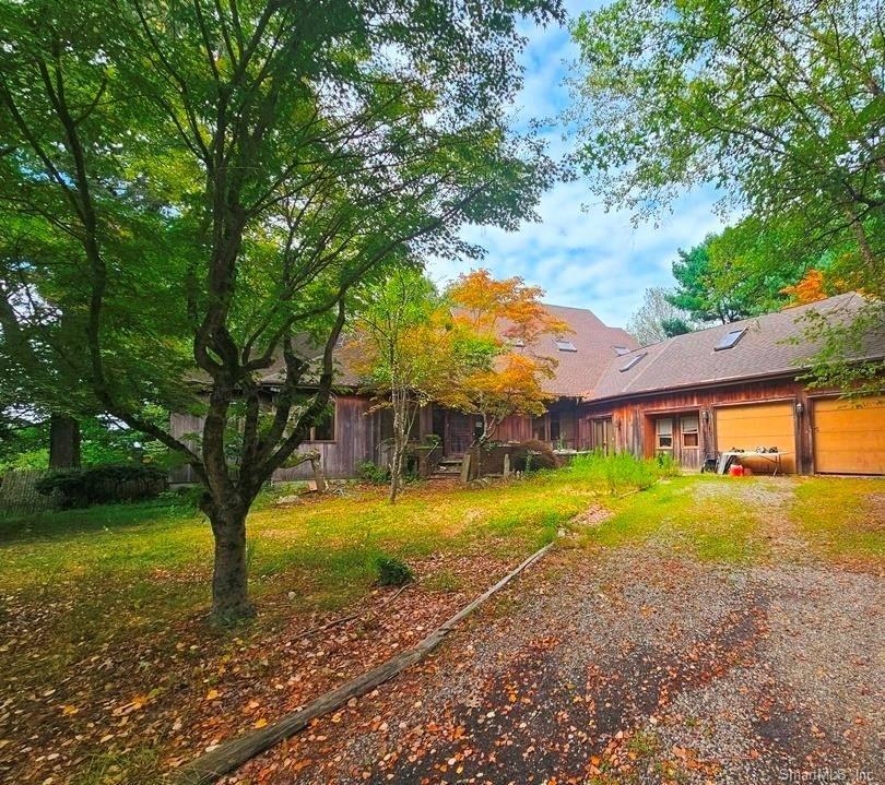 138 Merrimac Dr, Trumbull, CT — sold single-family home