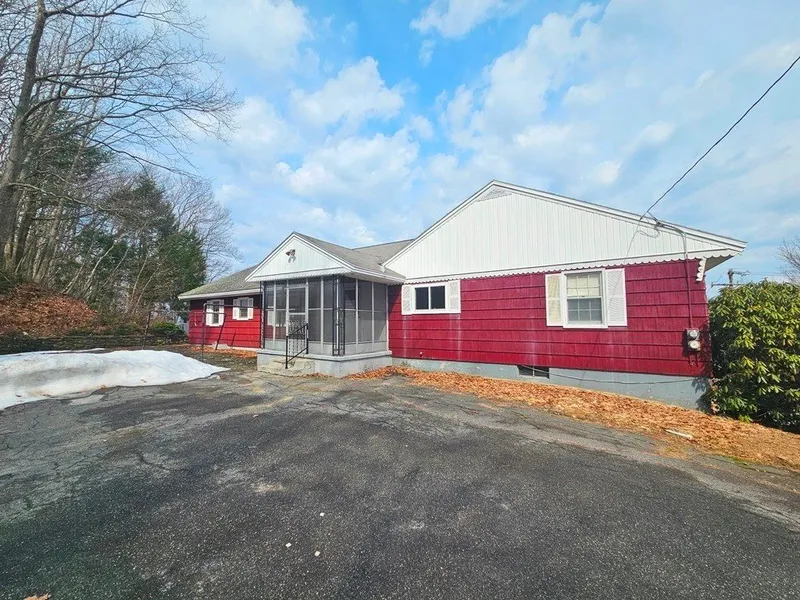 30 Allen St, Gardner, MA — sold two-family home