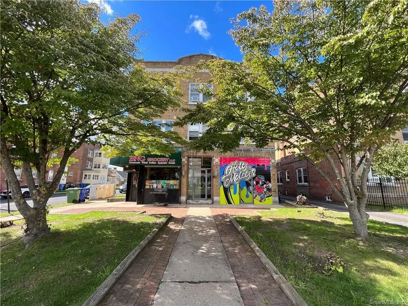825-829 Wethersfield Ave, Hartford, CT — sold multi-family building