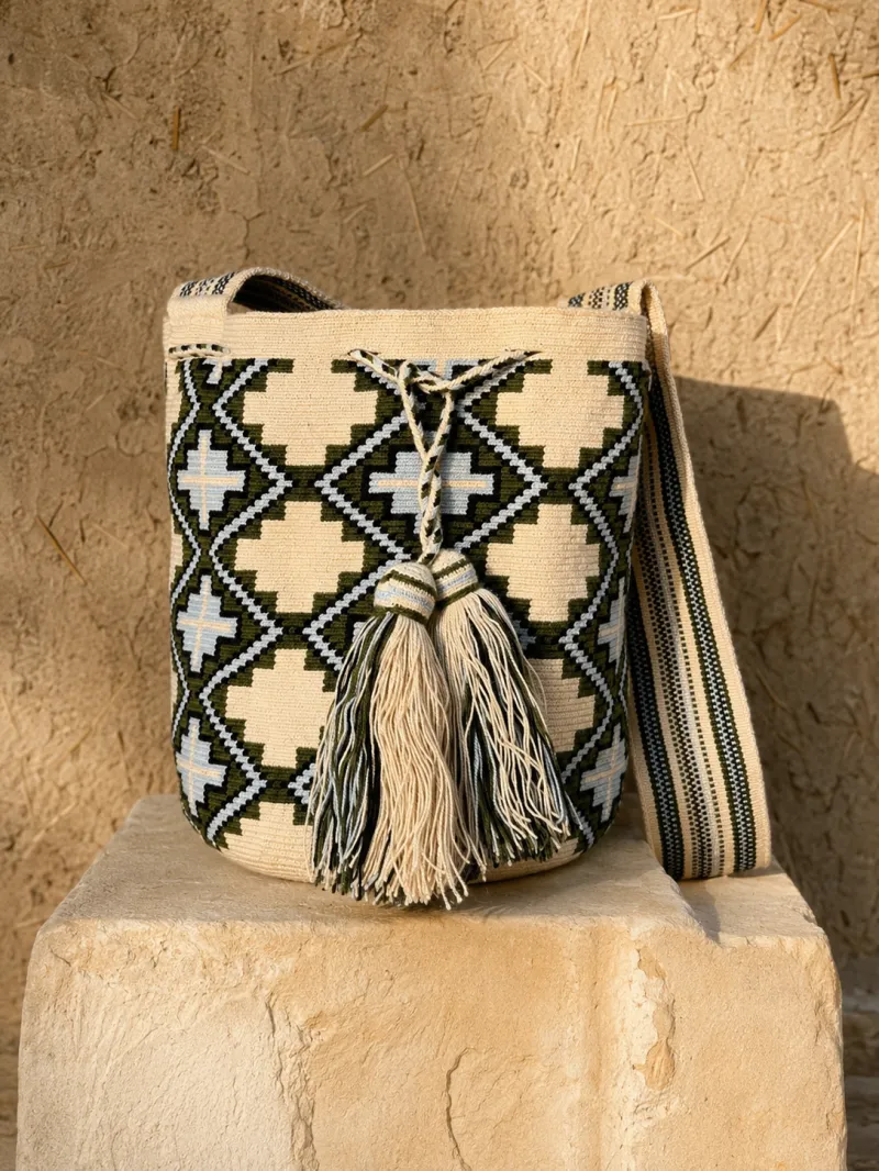 Mochila Wayuu Oliva del Desierto