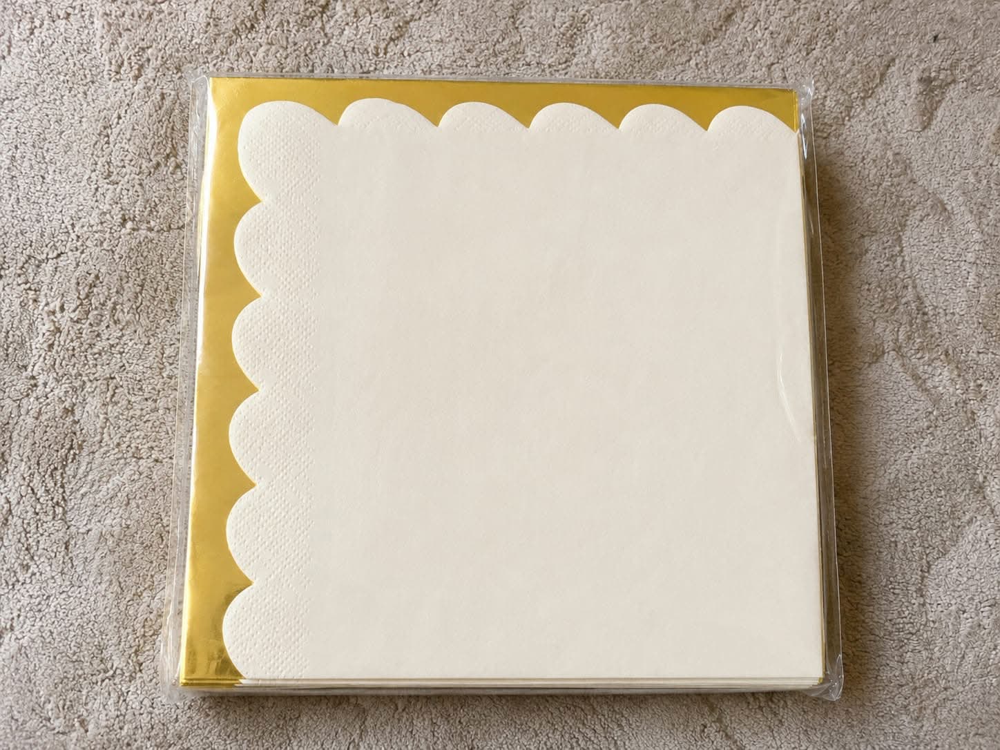 Code E - White & Gold Scallop Serviettes 