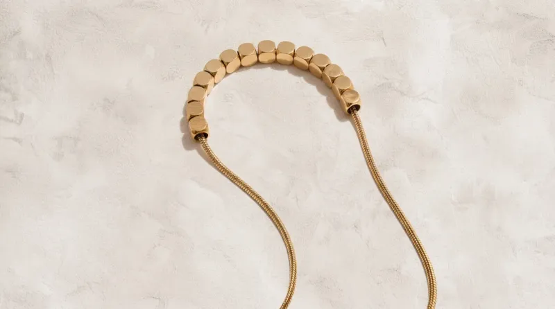 The Carré Necklace