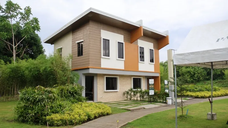 PASEO DE LIPA LEVANA 3BR TOWNHOUSE IN LIPA BATANGAS