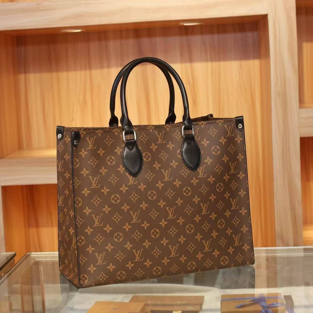 Luxurious "Louis Vuitton OnTheGo" Tote Bag – Available in All Colors | D-E14