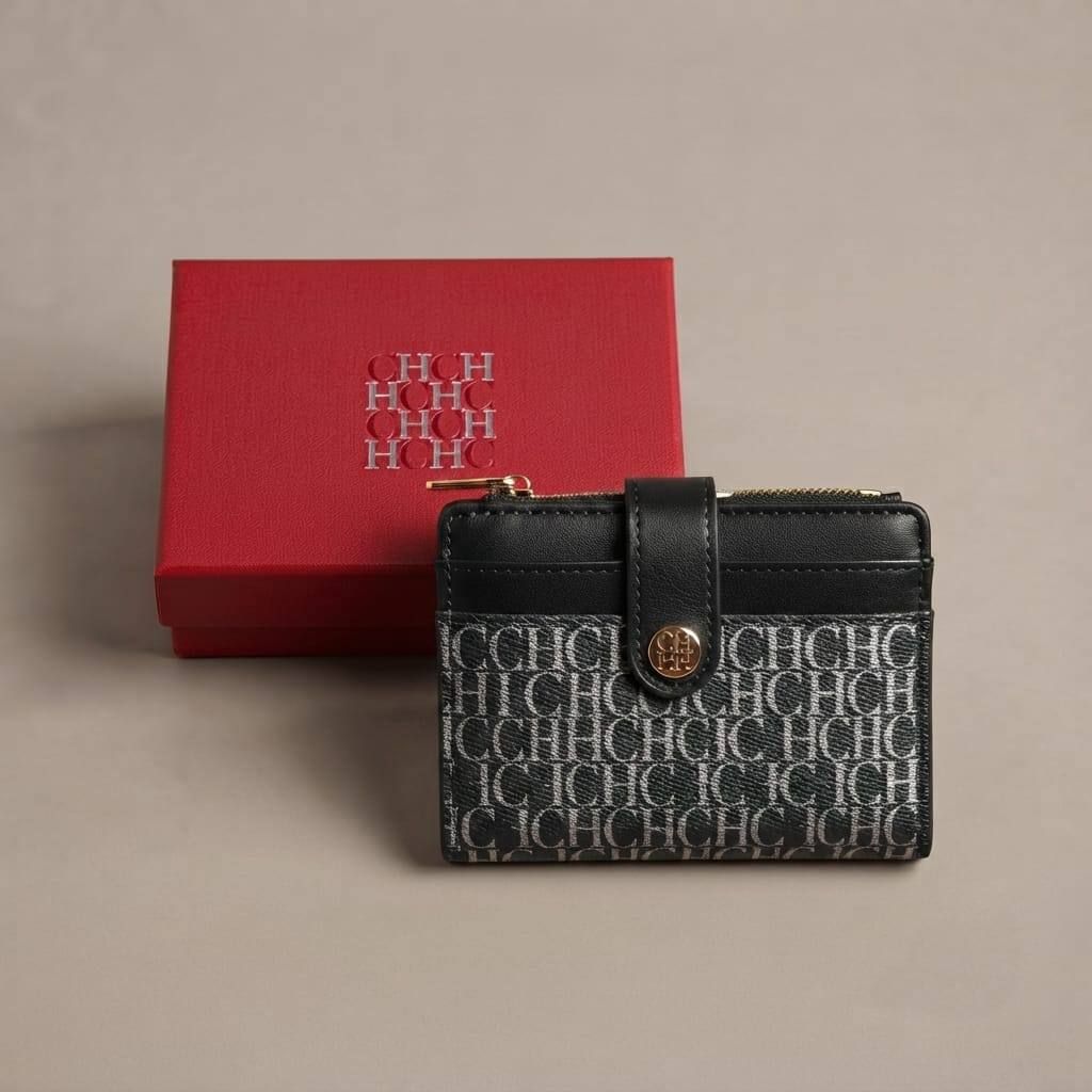 CH Women's Wallet (Copy One) – Elegant Design & Smart Storage for Daily Luxury in the UAE | D-E43