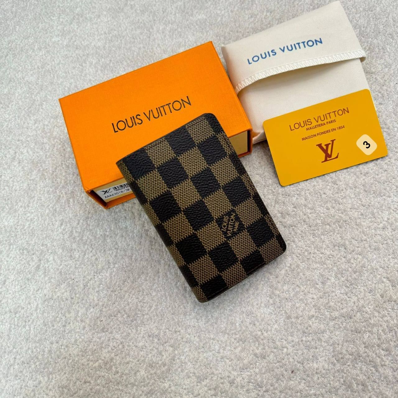 Louis Vuitton Men's Wallet – Luxury Designer Leather Wallet with Smart Storage in the UAE | D-E43