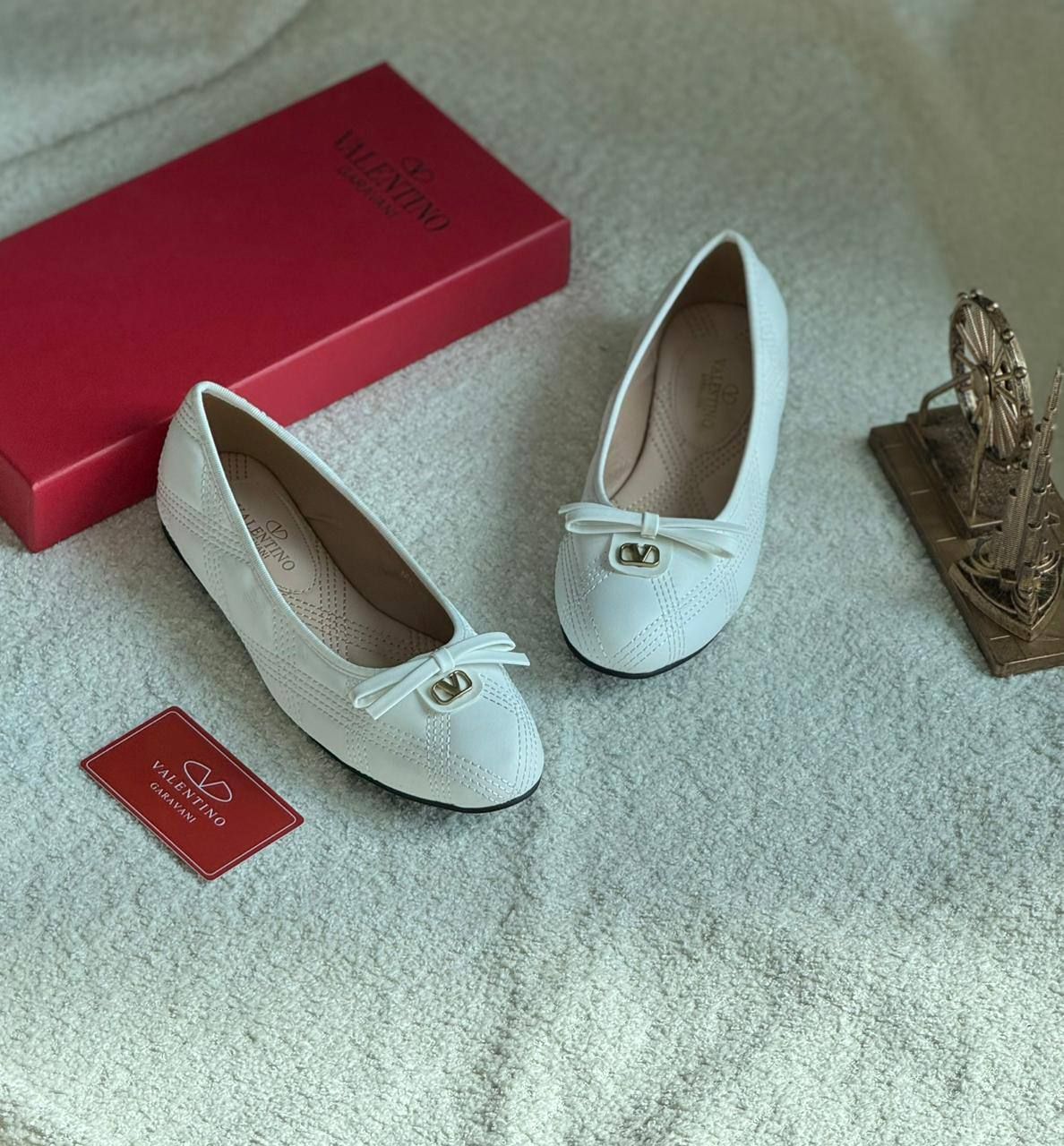 حذاء باليرينا نسائي راقٍ من VALENTINO – نعومة فائقة وأناقة يومية مريحة | D-A46