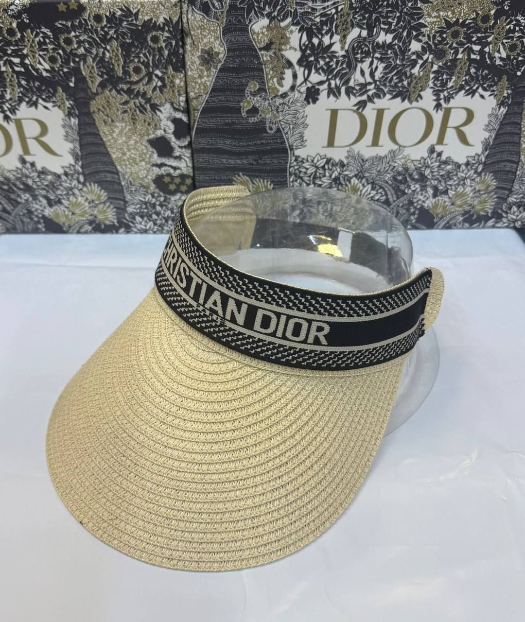 كاب ديور (Dior) الرياضي المفتوح – أناقة الصيف والوقاية من الشمس بجودة (كوبي ون) | D-A47