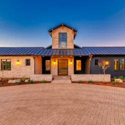 Real Estate Photography Options (2000-4000 SF)