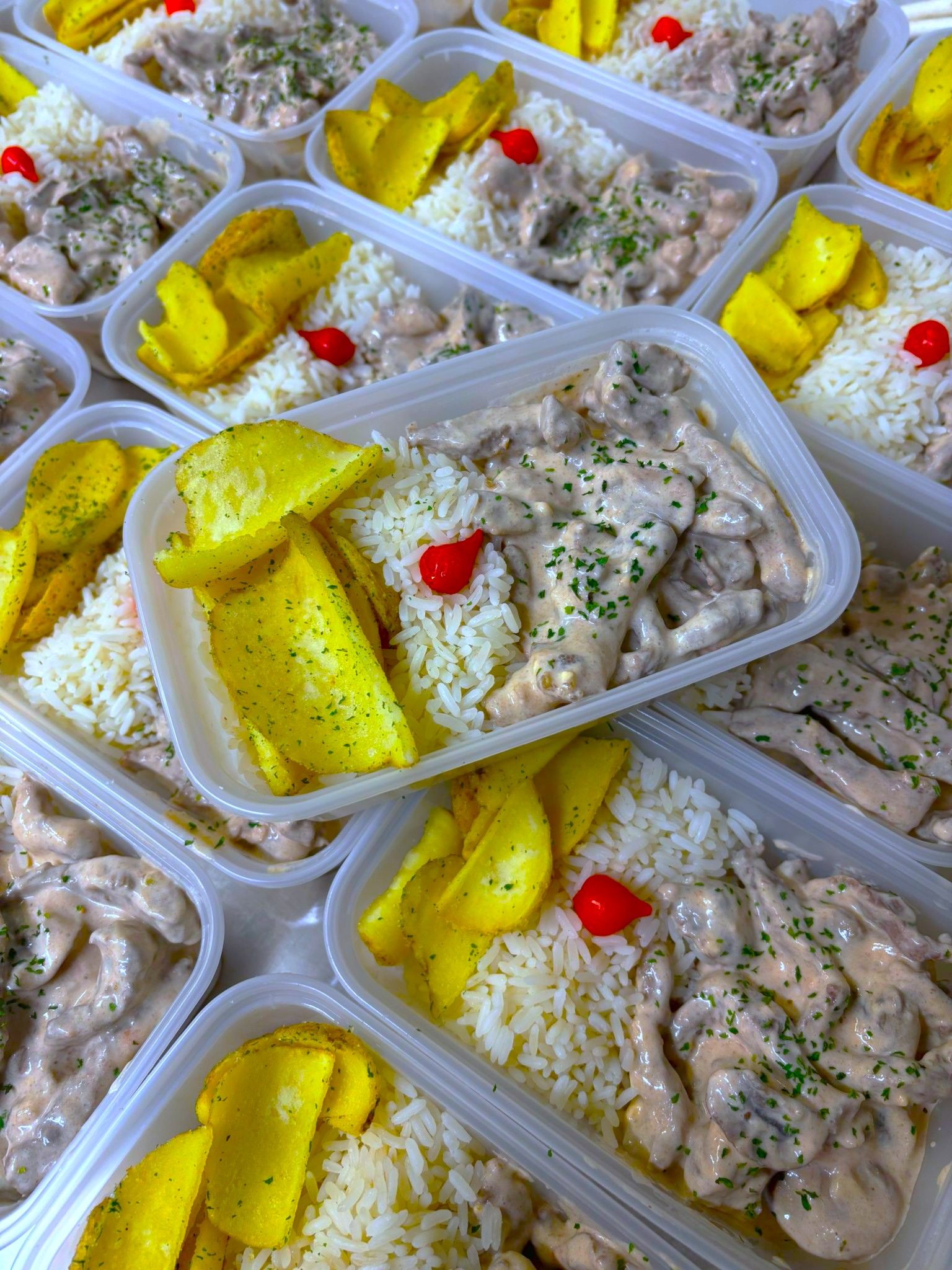Beef Stroganoff with Rice, Mushrooms, and Potatoes -400g