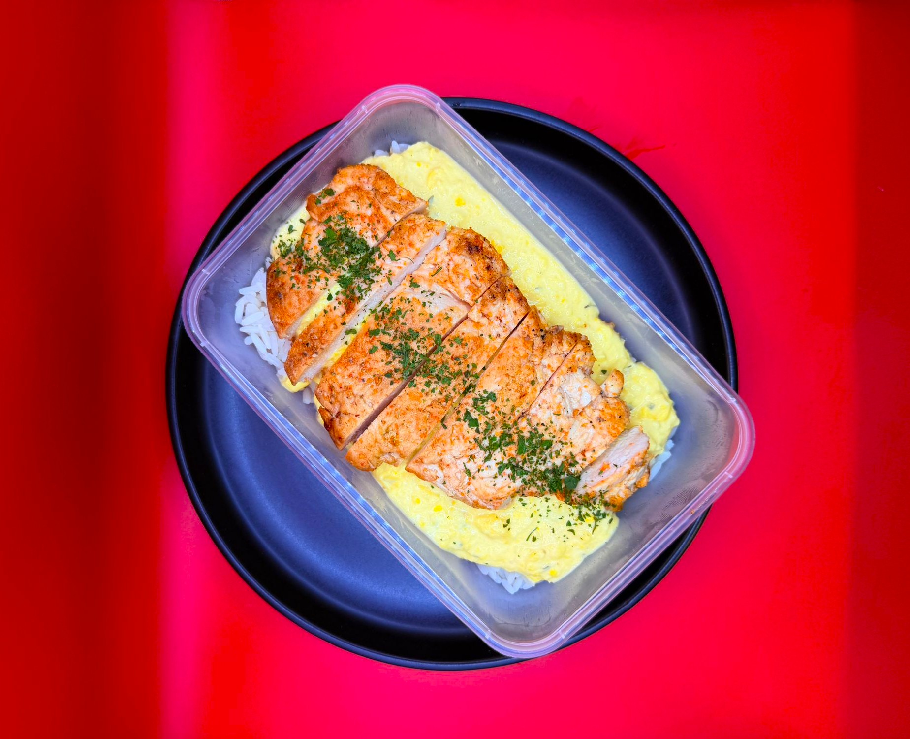 Grilled chicken fillet with white rice and creamed corn