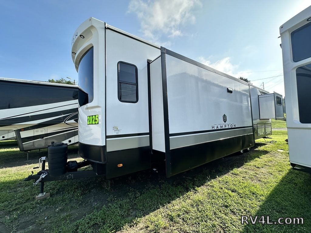 2025 CrossRoads RV Hampton 395BAM (0401)