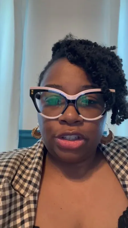 Mywon Holmes recording a video testimonial