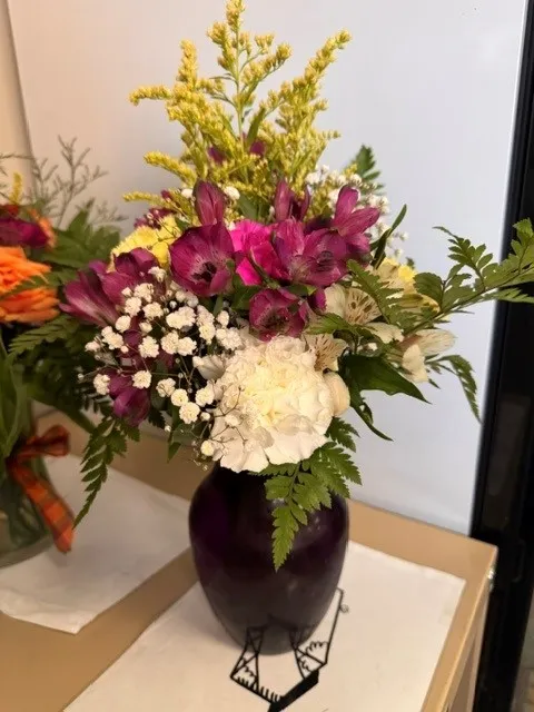 Medium Vase Arrangement