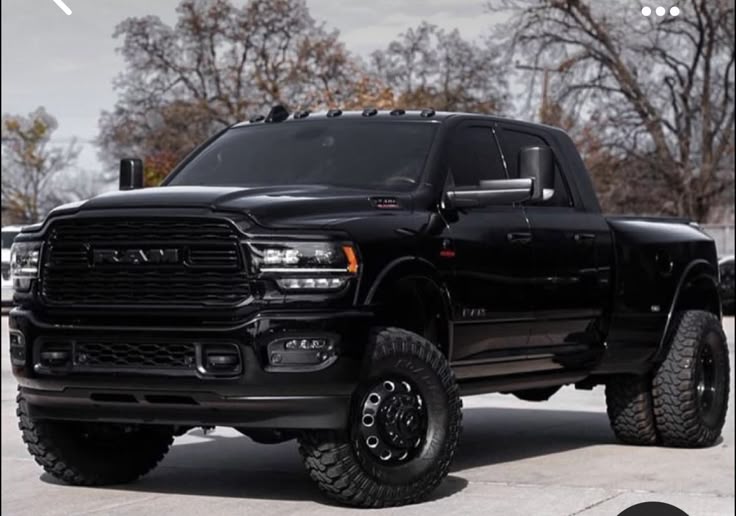 Custom RAM 3500 "Blue Streak" Edition - Extreme Lift Show Truck