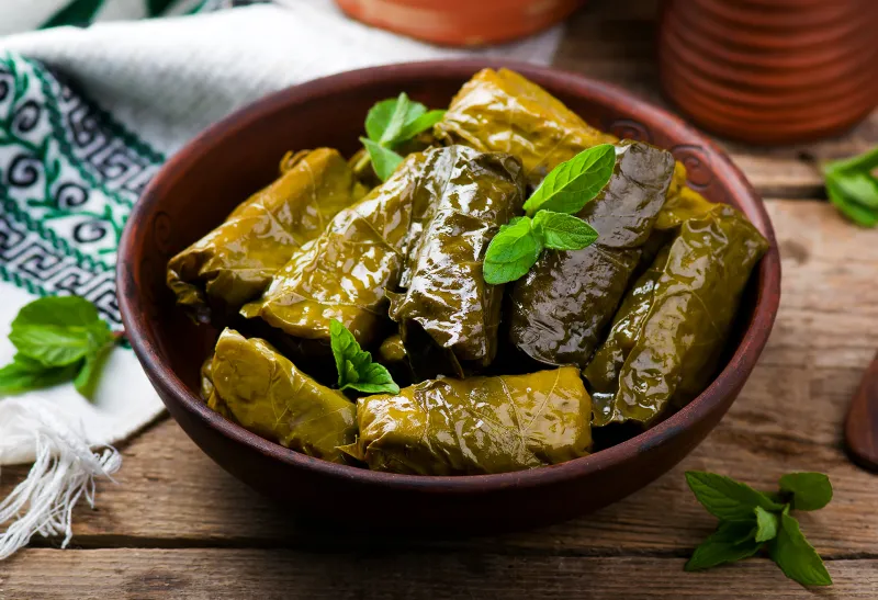 Koupepia – stuffed vine leaves (4 pieces)
