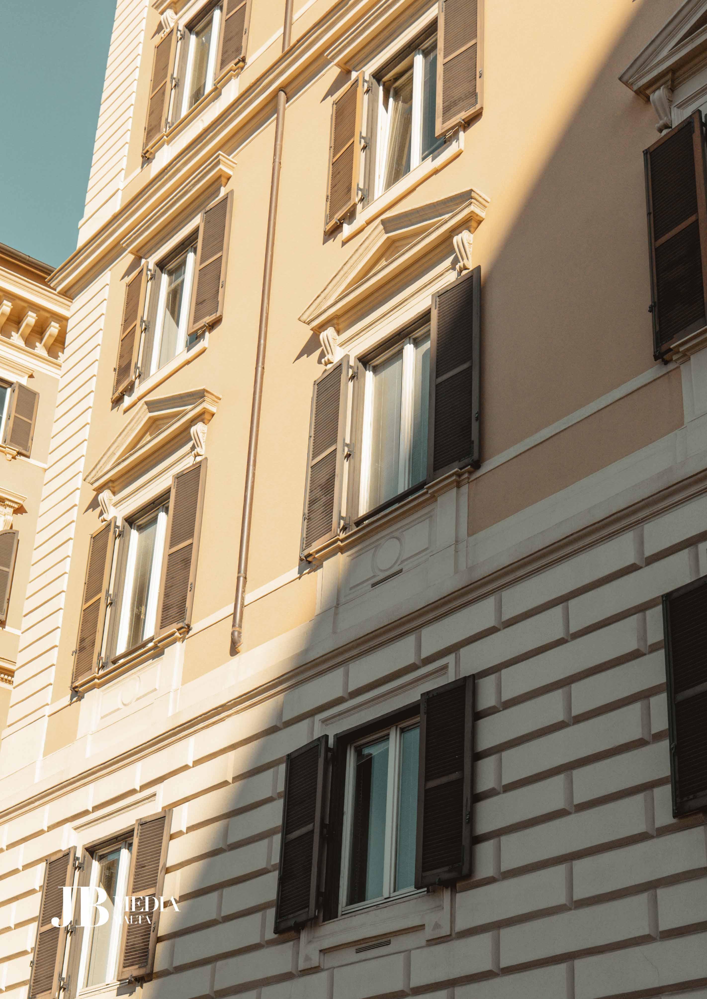 Roman Shutters: Golden Hour