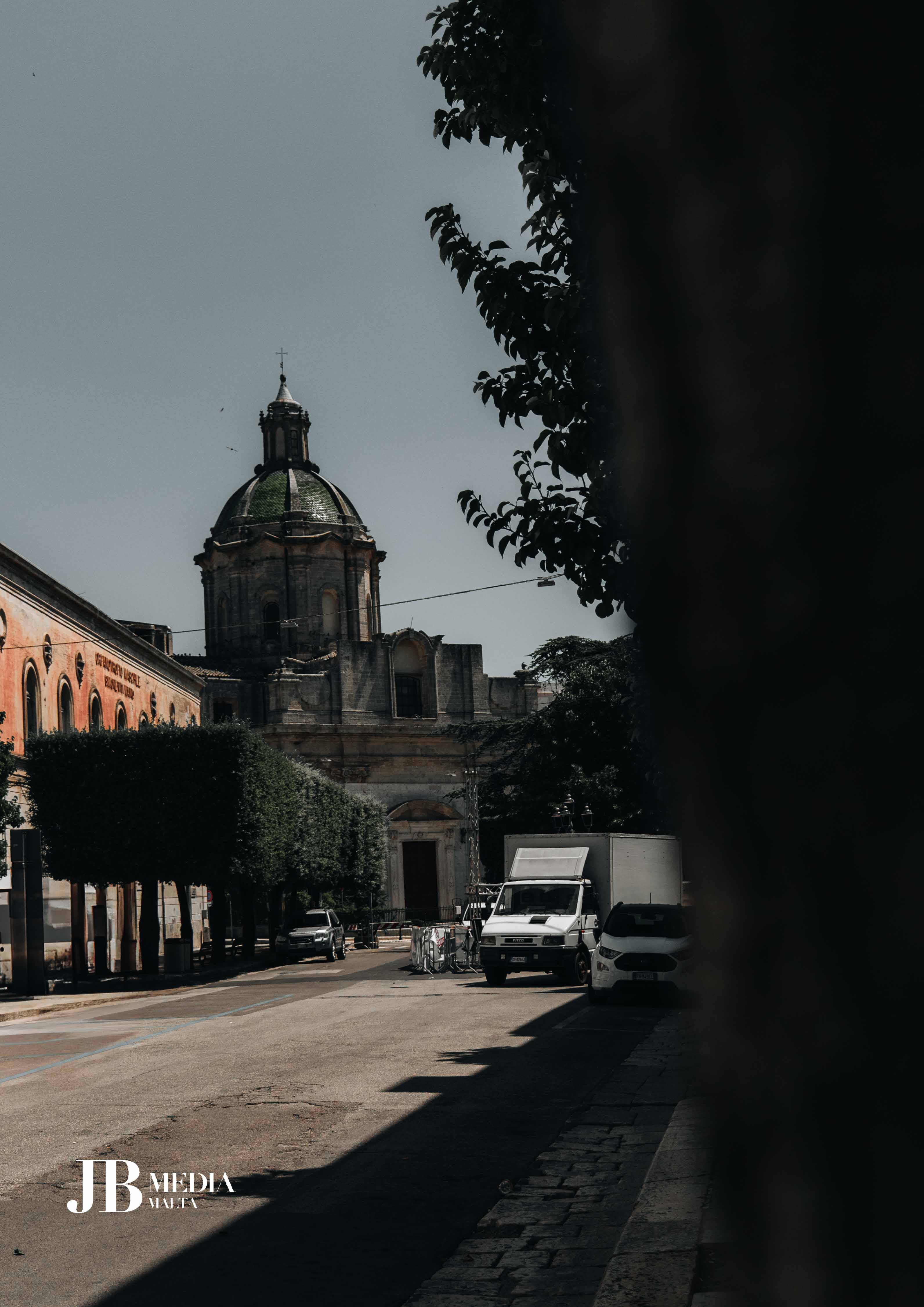 Bari Architecture: Timeless Lines