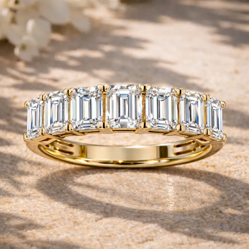 7-Stone Emerald Diamond Wedding Band (Yellow Gold)