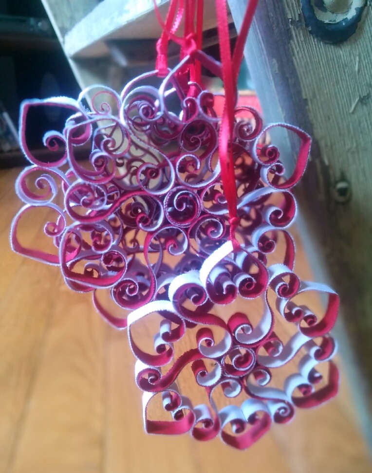 Elegant Snowflake Red and Ivory (Garland)
