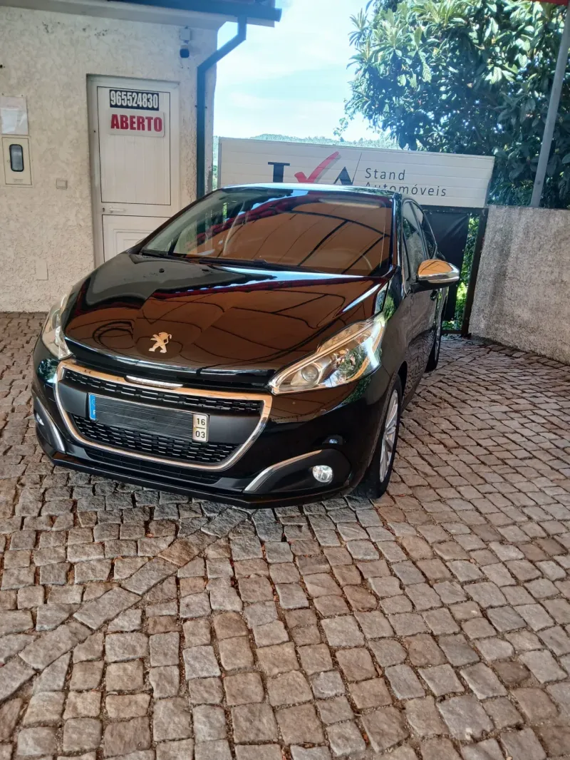 PEUGEOT 208 1.6 BlueHDI ALLURE||2016||121297km||Gasóleo||Manual||75CV||Em Stock